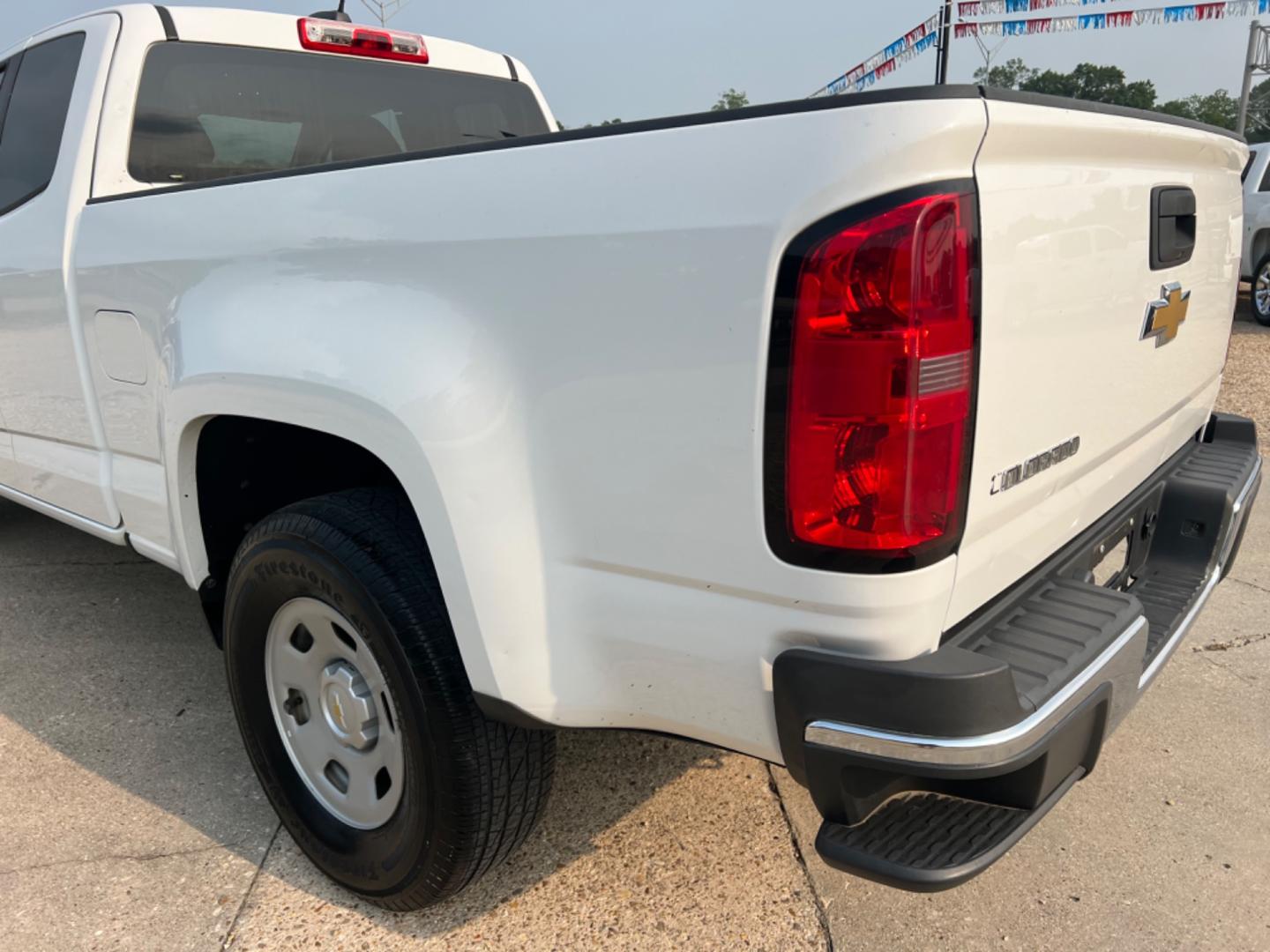 2016 White /Gray Chevrolet Colorado (1GCHSBEA7G1) with an 2.5L 4Cylinder engine, Automatic transmission, located at 4520 Airline Hwy, Baton Rouge, LA, 70805, (225) 357-1497, 30.509325, -91.145432 - 2016 Chevrolet Colorado Ext Cab **One Owner & No Accidents** 2.5L 4 Cylinder Gas, 151K Miles, Power Windows & Locks, Cold A/C, Good Work Truck. FOR INFO PLEASE CONTACT JEFF AT 225 357-1497 CHECK OUT OUR A+ RATING WITH THE BETTER BUSINESS BUREAU WE HAVE BEEN A FAMILY OWNED AND OPERATED BUSINESS AT - Photo#7